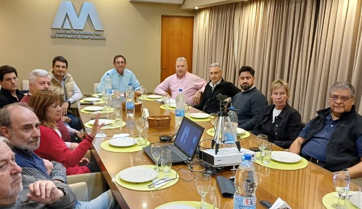 La Mesa Directiva analizó estrategias para la defensa del arancel ético, la crisis del sector Salud y los proyectos en marcha class=