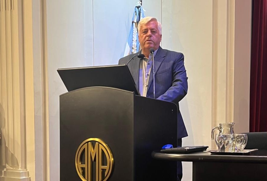 El presidente de la Asociación Médica fue reelegido como máxima autoridad de la SAAeI